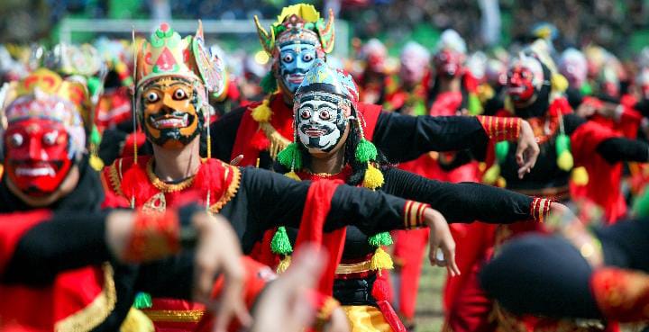 Hari Tari Sedunia, Menelusuri Makna Warna, Bentuk, Motif dan Akar Spiritual Topeng Malang