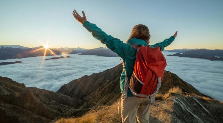 9 Destinasi Hiking Ringan di Jawa Timur yang Cocok untuk Pemula