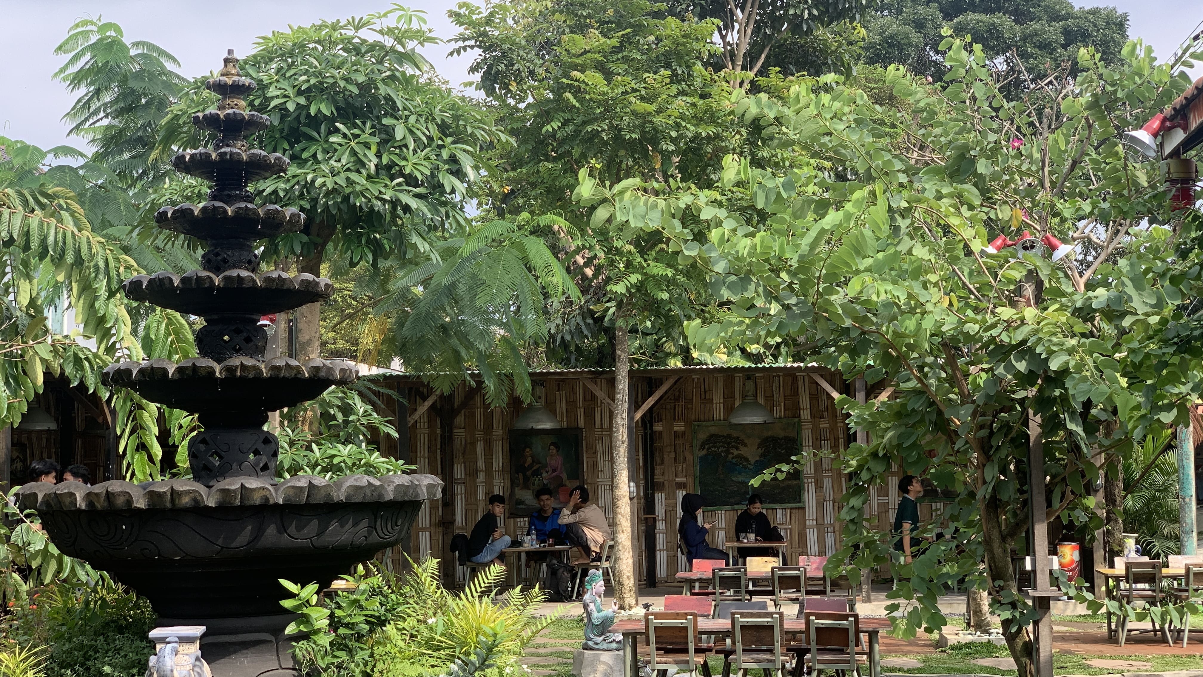 Asyiknya 'Ngafe' Sambil Mancing Gratis di Nogo Keling Sudimoro  