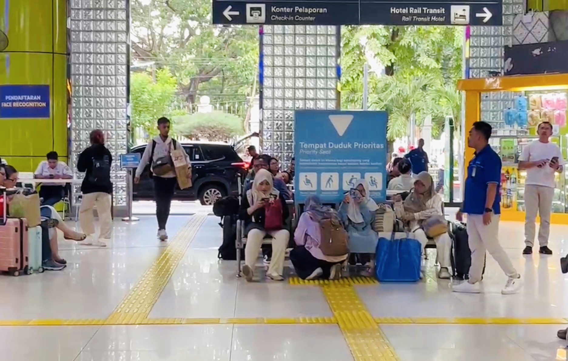 Hampir 45 Ribu Penumpang KA Berangkat Naik Kereta dari Jakarta Hari Ini, Mudik Nataru