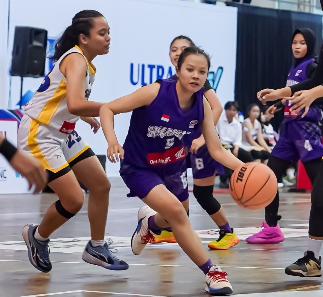 Lanjutan DBL Malang: Putri Smarihasta Pesta,  SMAN 7 Malang Menangi Derby