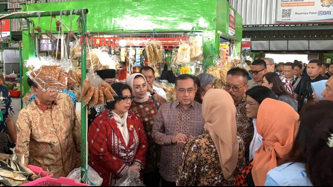 Komisi IX DPR RI Temukan Indikasi Kandungan Boraks dalam Makanan di Pasar Oro-Oro Dowo Malang