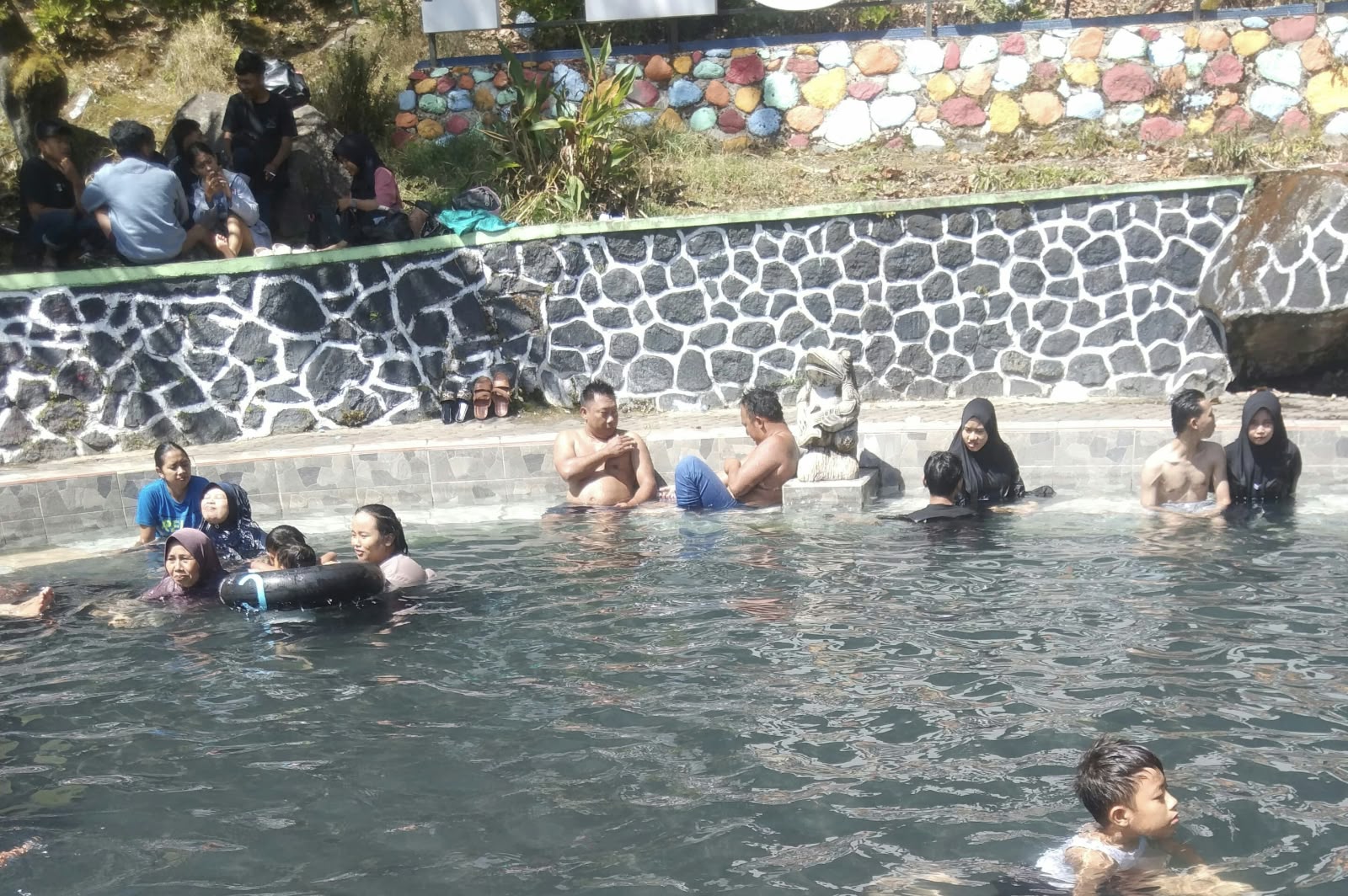Manfaat Berendam di OWA Cangar Batu untuk Kesehatan, Redakan Pegal hingga Relaksasi