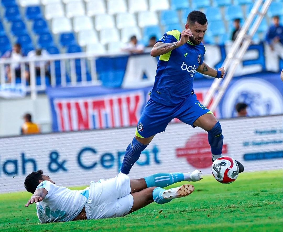 Arema FC Pesta Gol 4-1 atas PSBS Biak di Hari Jadi ke-38