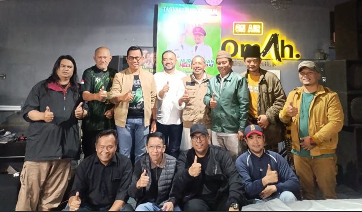 Reuni dengan Relawan, Setahun Kemenangannya, Wali Kota Batu Janji Tak Berubah 'Kiblat'   