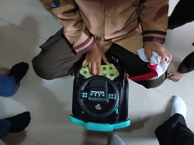 Bantu Anak Disabilitas, Mahasiswa UMM Kembangkan Stroller Ajaib
