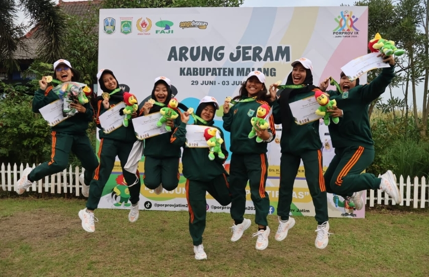 Tim Arung Jeram Putri Kota Batu Sabet Emas PORPROV IX Jatim 2025 di Nomor R6 Down River Race
