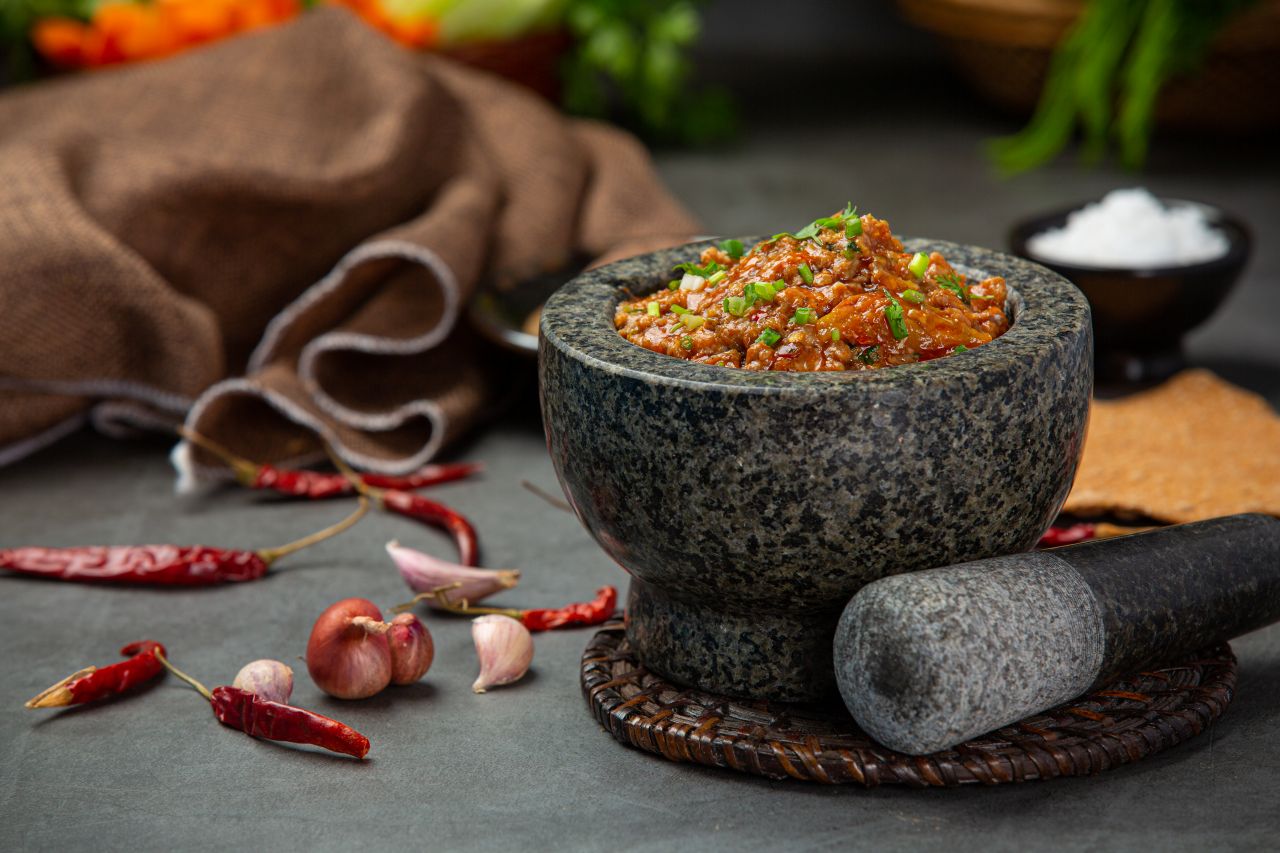 9 Langkah Bikin Sambal Bawang yang Tahan Berbulan-bulan Tanpa Pengawet, Sedapnya!