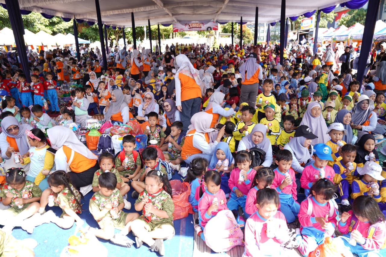 Anak-Anak PAUD Kota Batu Diajak Minum Susu Bersama dan Bergembira dalam Gebyar PAUD Kota Batu