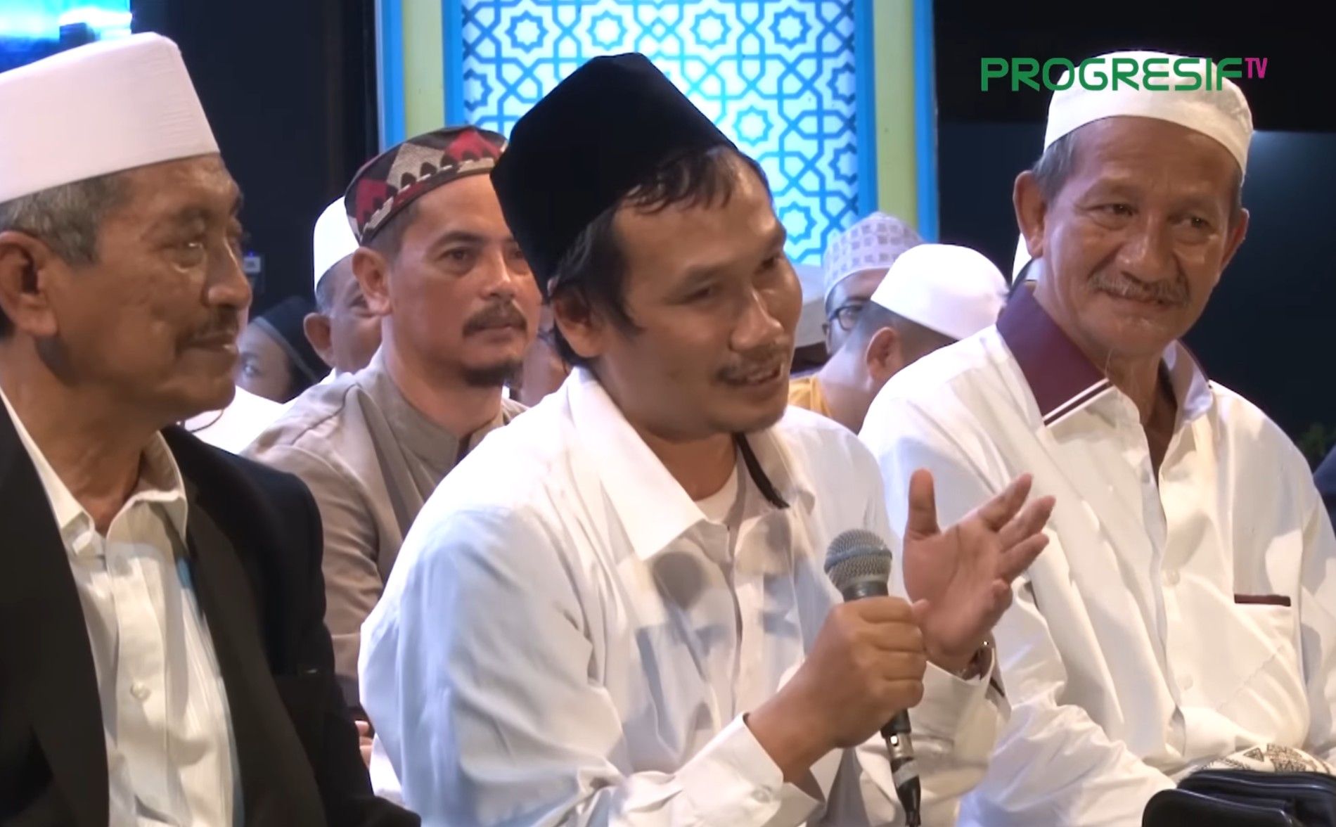 Pengajian Gus Baha: Mengapa Ibadah Tanpa Ilmu Bisa Berbahaya?