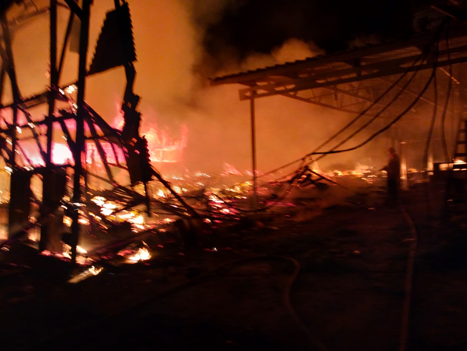 Kandang Ayam Ludes Terbakar di Oro-Oro Ombo, Batu   