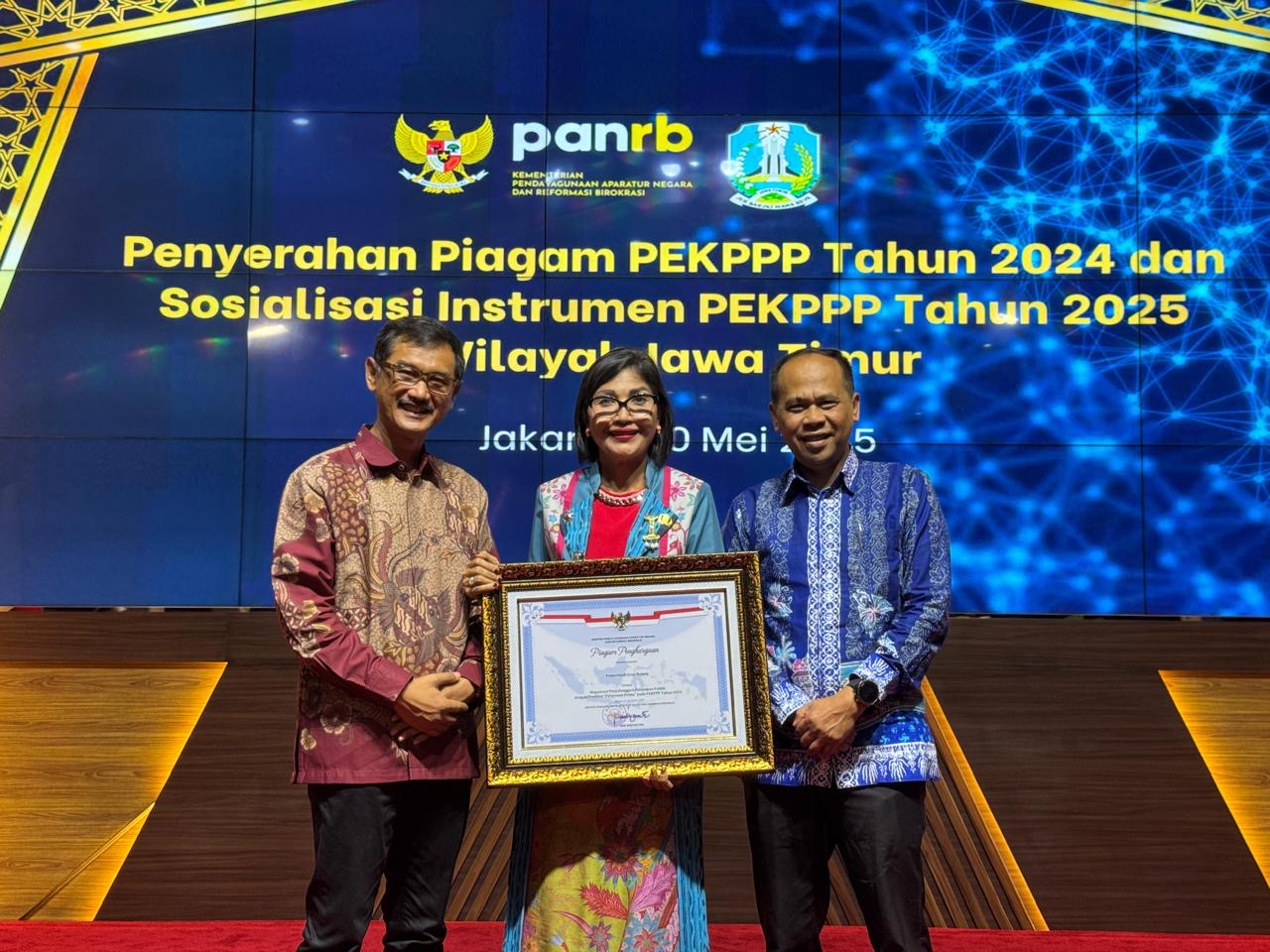 Kolaborasi Mbois Antarperangkat Antarkan Pemkot Malang Raih Penghargaan Pelayanan Prima