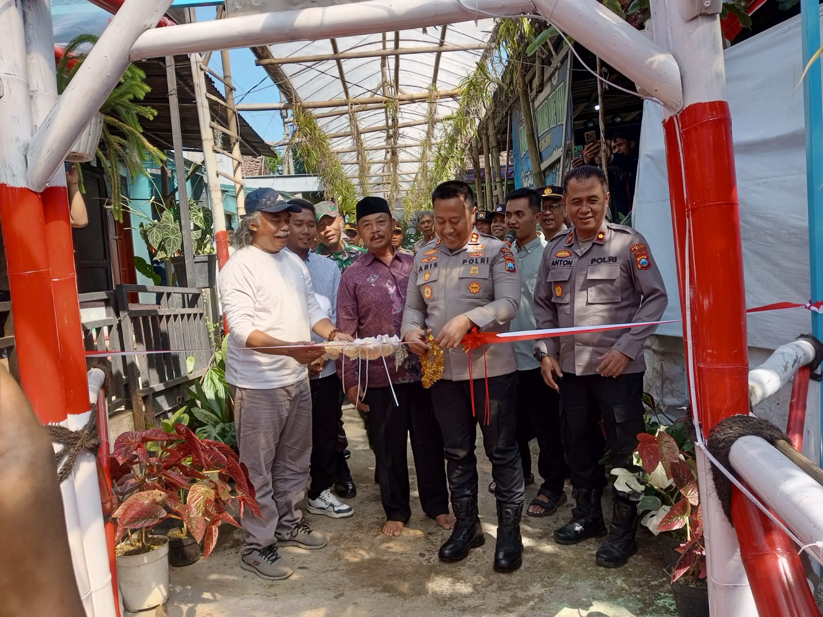 ‎Jembatan Merah Putih Presisi di  Tulungrejo, Kota Batu Diresmikan   ‎
