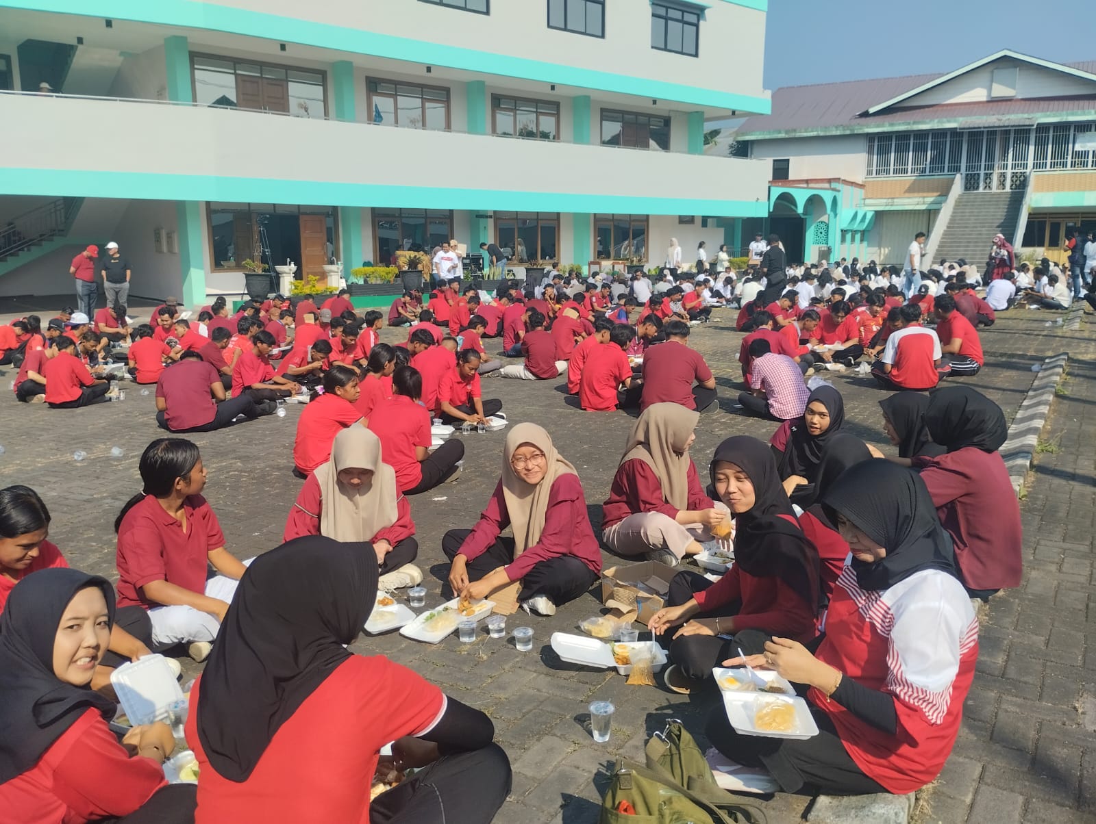 UIBU Sambut Maba dengan Sarapan Pecel Bertema “Sudah tapi Belum”