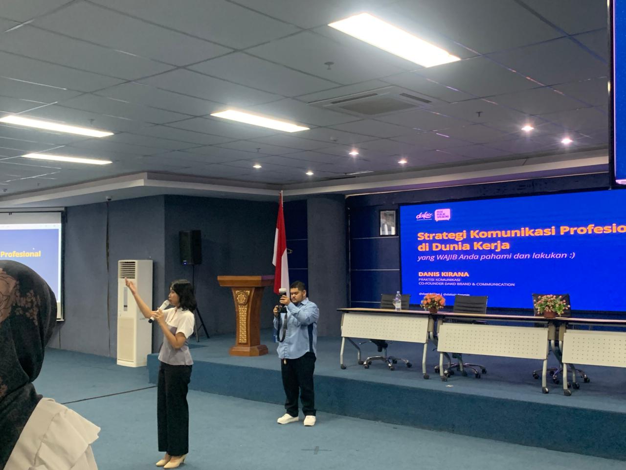 Polinema Bekali Mahasiswa Keterampilan Komunikasi Profesional lewat Workshop Bersama Danis Kirana