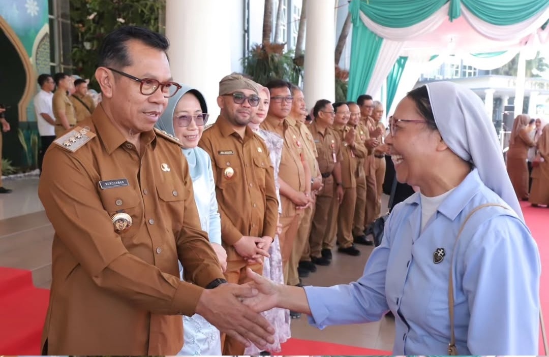 Hari Pertama Kerja, Wali Kota Batu Pimpin Apel Berlanjut Halalbihalal