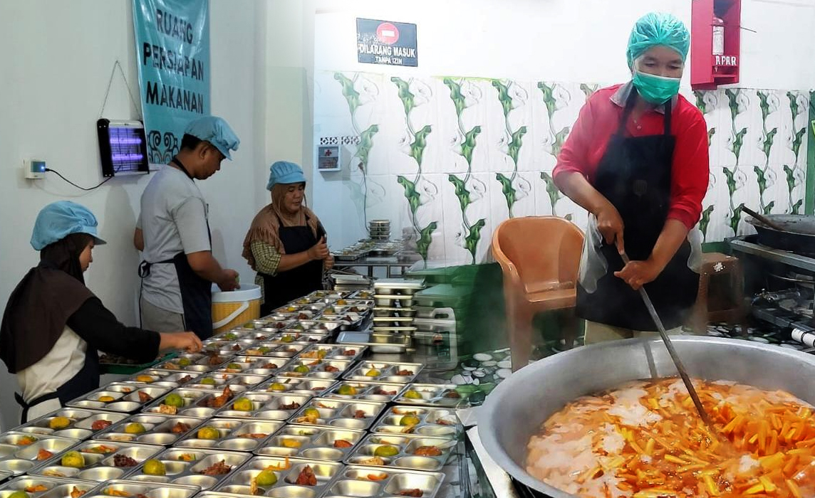 Uji Lab Makanan untuk Selidiki Kasus Keracunan MBG Menemukan Pengolahan Makanan Kurang Higienis
