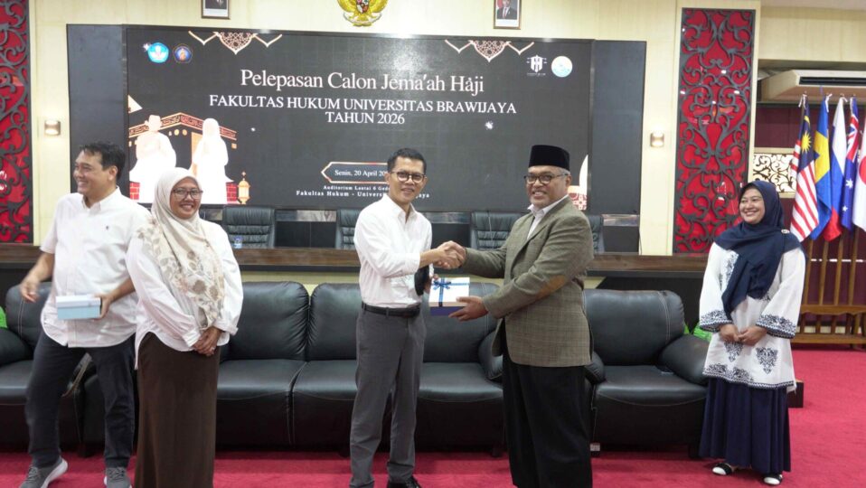 FH UB Lepas 4 Dosen termasuk 2 Guru Besar Tunaikan Ibadah Haji