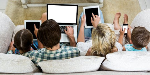 Mata Lelah pada Era Digital: 9 Ancaman Kesehatan dari Penggunaan Gadget Berlebihan