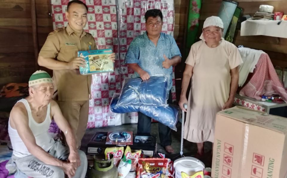 Kemensos Salurkan Bantuan kepada Alex dan Istri, Warga Lahat Viral 3 Hari Tidak Makan