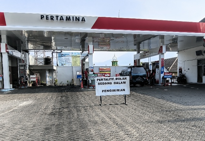 Kelangkaan BBM Meluas di Kota Batu, Pengemudi Ojol Mengeluh Rugi