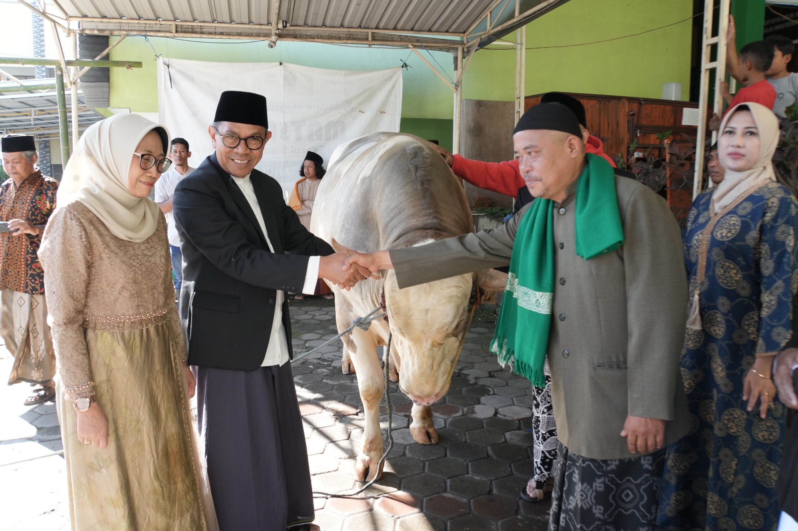 Sapi Kurban dari Presiden untuk Kota Batu Dibeli dari Peternak Oro-Oro Ombo, Disalurkan di Pesanggrahan