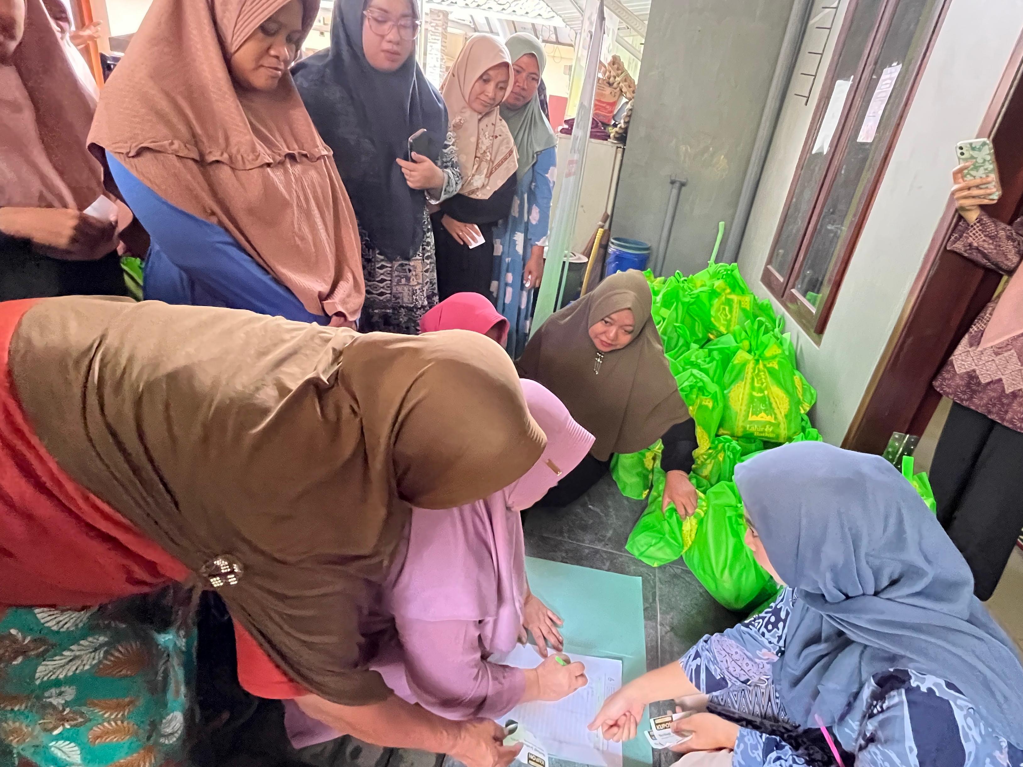 Ubah Mindset Umrah Tak Harus Tunggu Kaya, Jannati Tour and Travel Bakti Sosial di TPQ Al-Ikhlas Bululawang