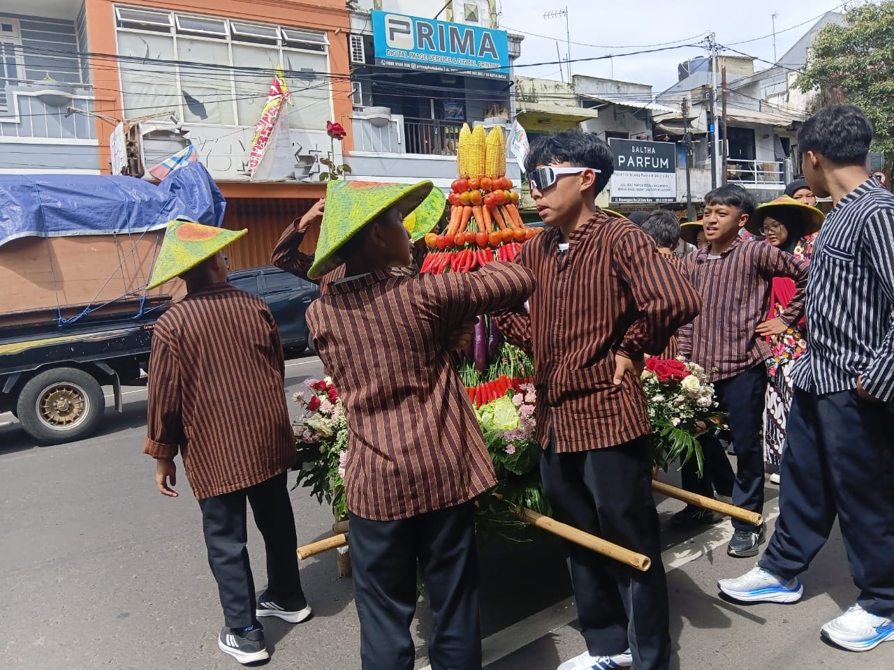 Pawai Milad Muhammadiyah ke-113 di Kota Batu, Warga Kebagian Sayur Gratis