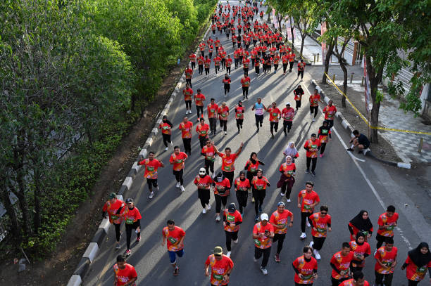 9 Sepatu Lari 5–10 Km Terbaik 2025 untuk Pemula, Nyaman, Ringan, dan Terjangkau