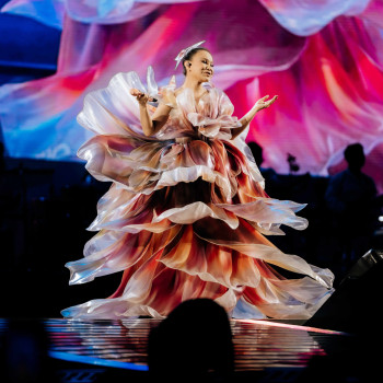 Rossa Tetap Mempesona, Konser Here I Am Dimeriahkan Banyak Bintang, Diserbu 12 Ribu Penonton