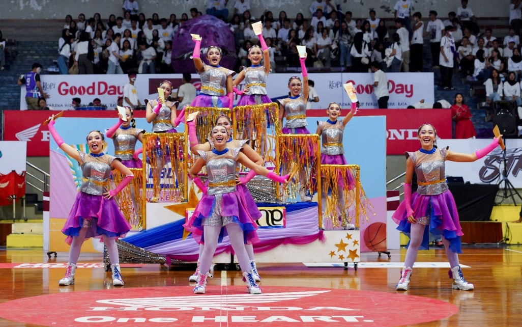 Aksi Memukau Tim Dance yang Saling Adu Konsep Kreatif Jadikan DBL Malang Lebih Semarak