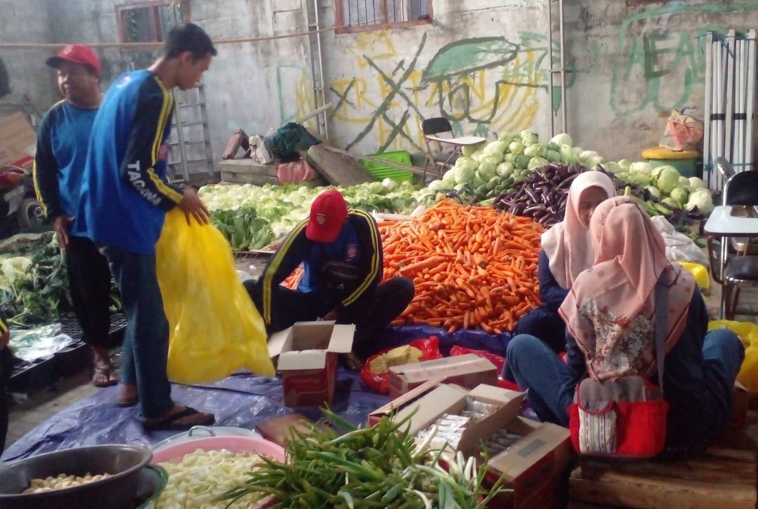 Tagana Kota Batu Kirim Bantuan Sayuran Lagi ke Ponpes Al Khoziny, Plus 13 Personel untuk Bantu Dapur Umum 