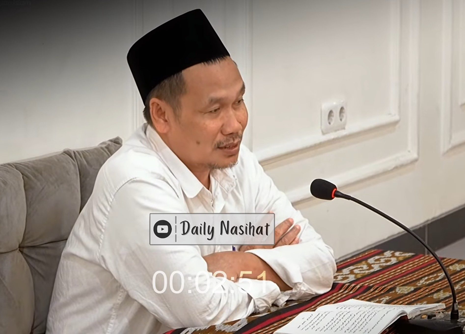  Gus Baha: Berbuat Baik Tak Perlu Menunggu Sanad, Ilmu yang Harus Punya Sanad (2)