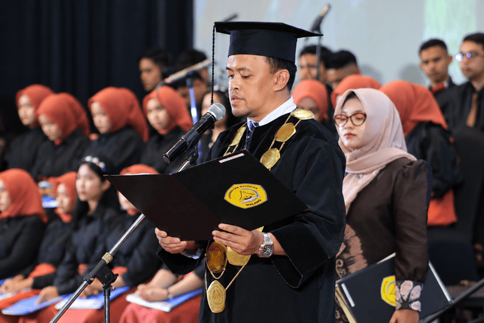 Universitas Kepanjen Buka Jalan Kerja ke Luar Negeri, Gaji Perawat Bisa Rp28 Juta