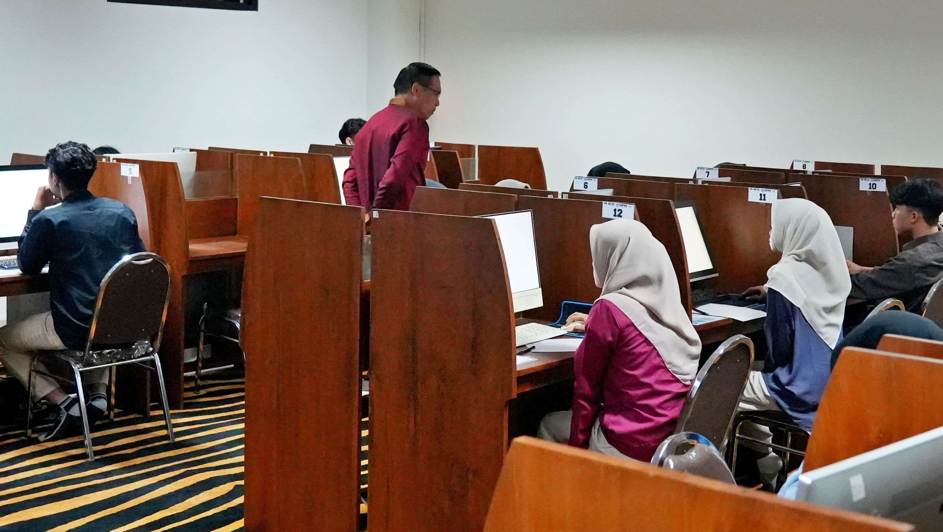 Cegah Kecurangan, UM Sampai Siapkan Pakaian dan Masker Pengganti untuk Peserta UTBK