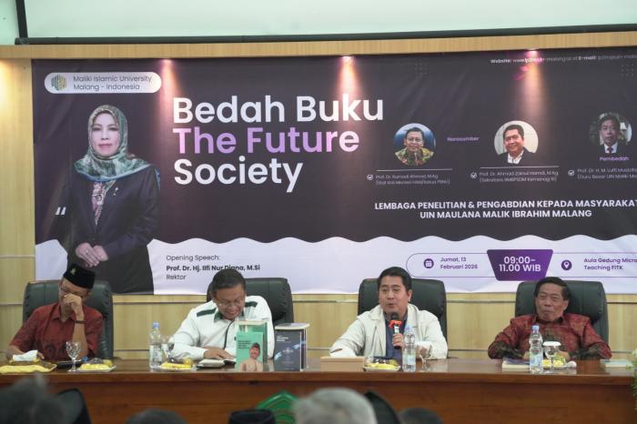 Dua dari 12 Penulis Hadir, Bedah Buku 'The Future Society' Bahas Kegelisahan Akademik di UIN Malang