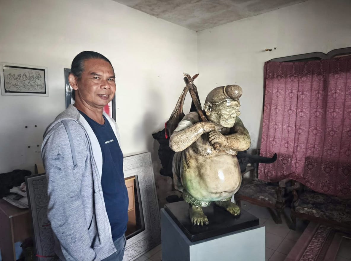 Seniman di Kota Batu Kritik Pemerintah lewat Karya Patung 