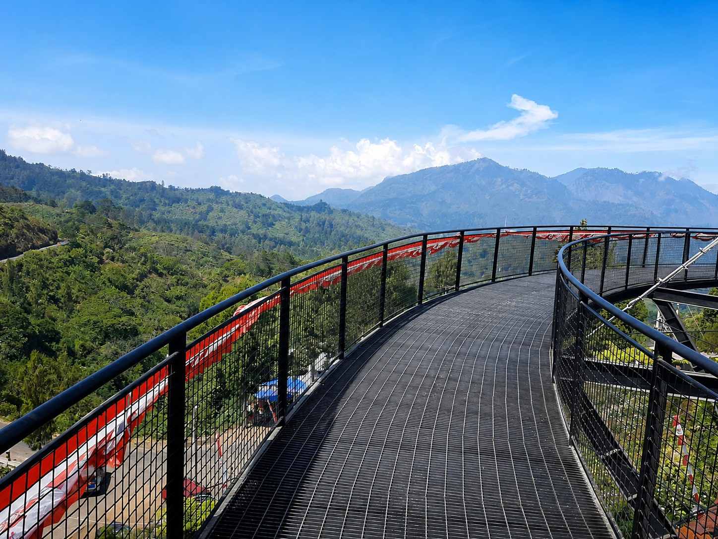 Bromo-Semeru 8°C, Ombak Malang Selatan 2,2 Meter, Karhutla Pujon Jadi Perhatian