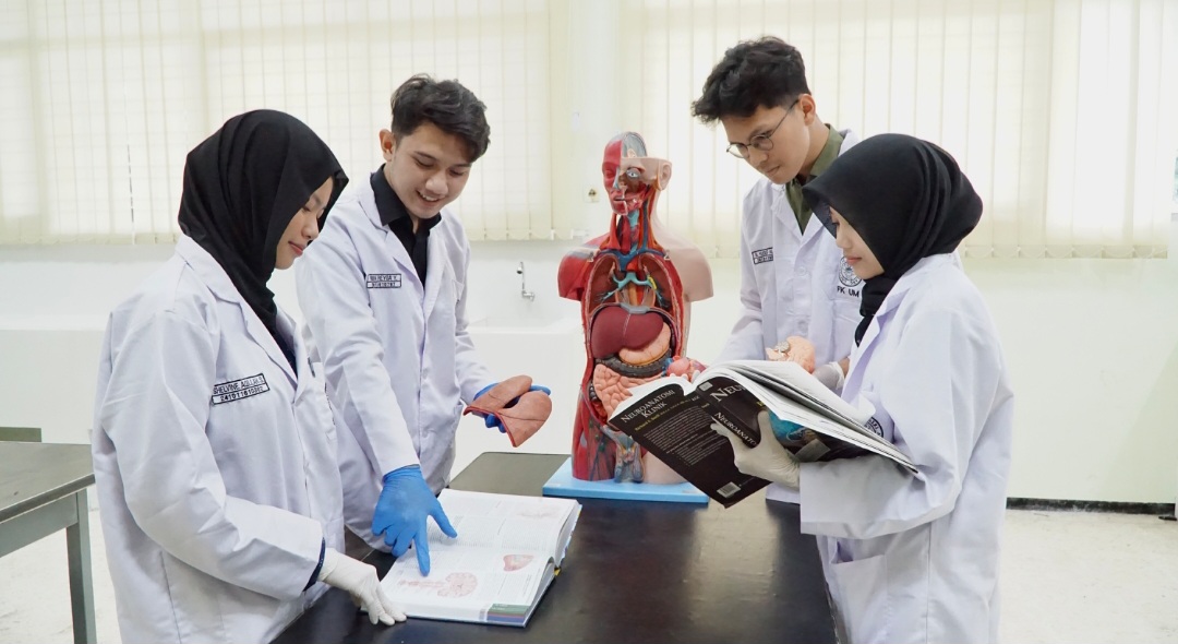 Pendekatan SPICES: FK UM Cetak Dokter Unggul Berbasis Komunitas dan Problem-solving