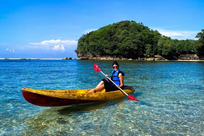 Merayakan Hari Pantai Nasional 30 Agustus, Rayakan dengan Menjelajahi 9 Pantai Eksotis di Malang