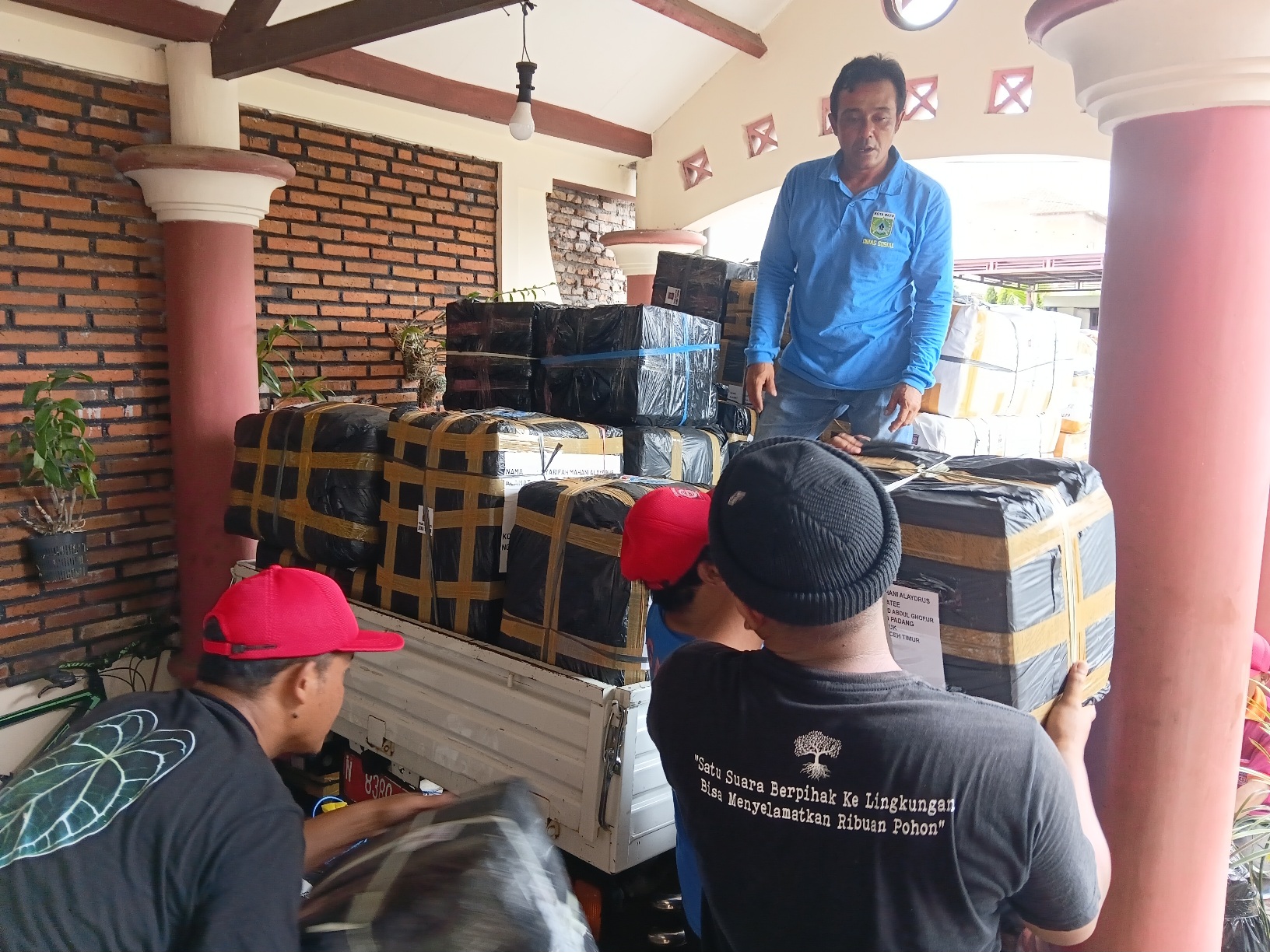 Tagana Kota Batu Kirim Peralatan Salat dan Kain Kafan untuk Korban Bencana Aceh