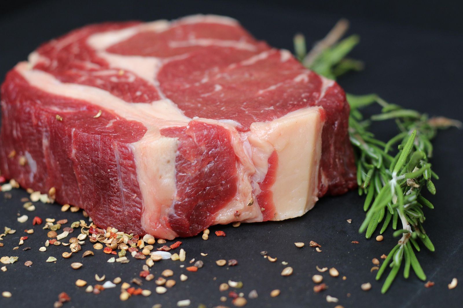 Daging Kurban Alot? Ini Beberapa Tips agar Empuk dan Anti Bau