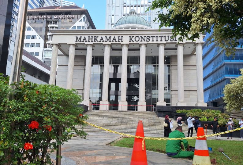 MK Larang Polisi Rangkap Jabatan Sipil, Harus Mundur atau Pensiun Dulu