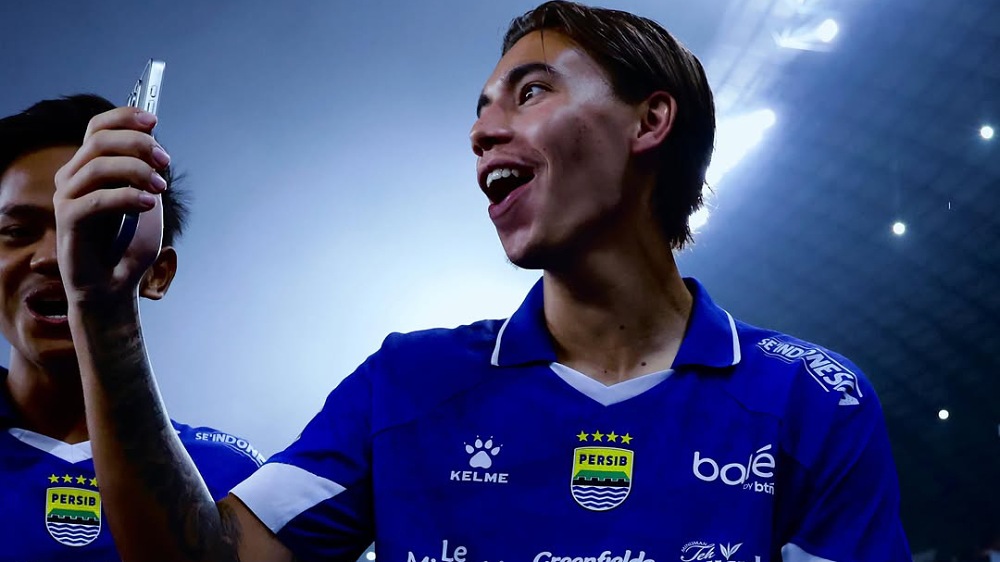 Dion Markx Dipinjamkan Persib, Persaingan Bek Tengah Makin Ketat Musim Ini