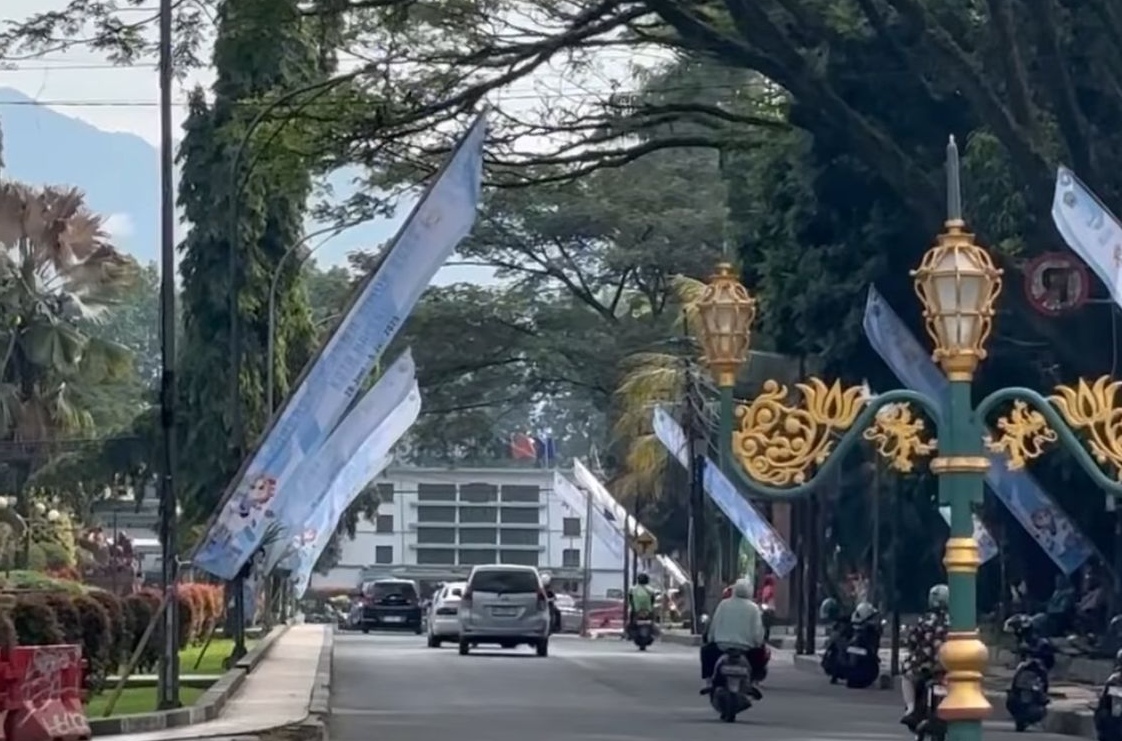 Semarakkan Porprov Jatim IX, SMA/SMK dan Kantor-Kantor Diminta Pasang Umbul-Umbul