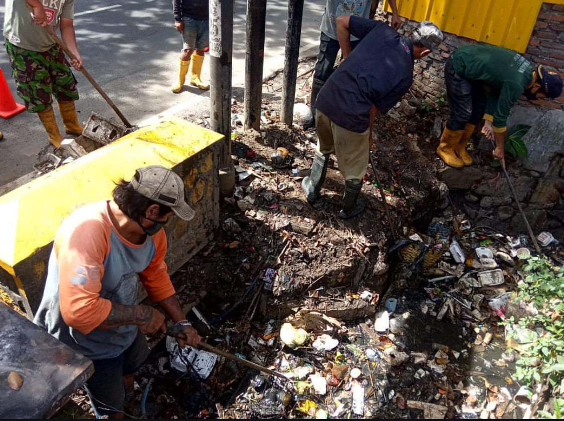 Proyek Drainase Jalan Suhat Dimulai, DLH Kota Malang Pastikan Tebang Pohon Secara Selektif
