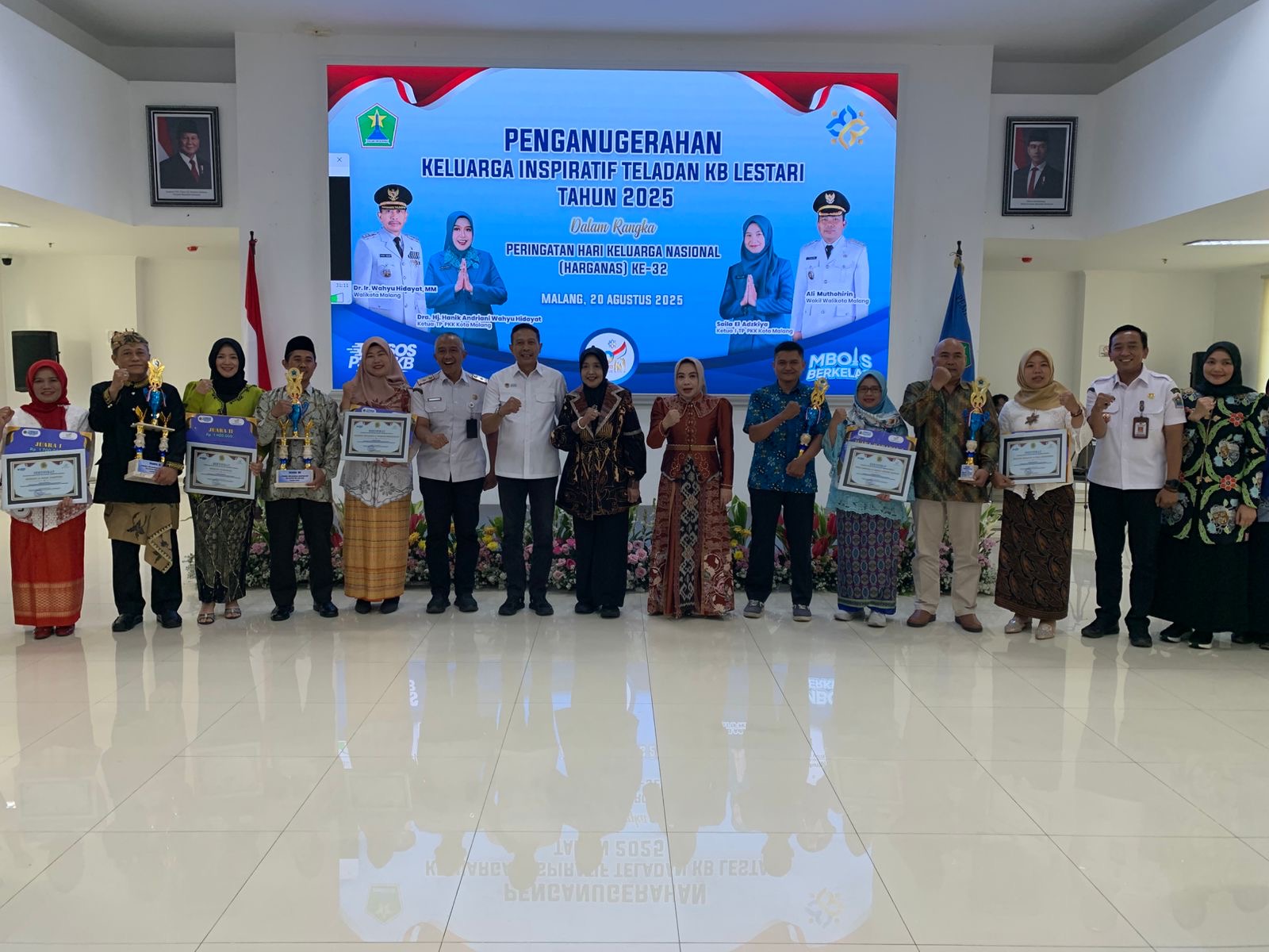 Pasangan Asal Tasikmadu Raih Juara 1 Keluarga Inspiratif Teladan KB-Lestari 2025