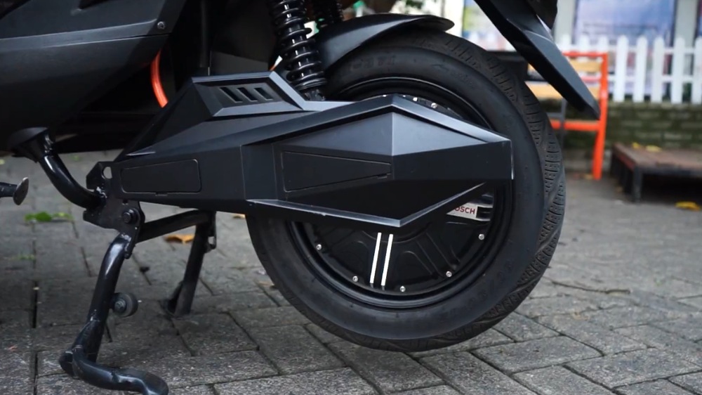 Polytron Evo Punya Top Speed 60 Km/Jam, Motor Listrik Lokal Ini Bisa Dicicil Lewat BCA