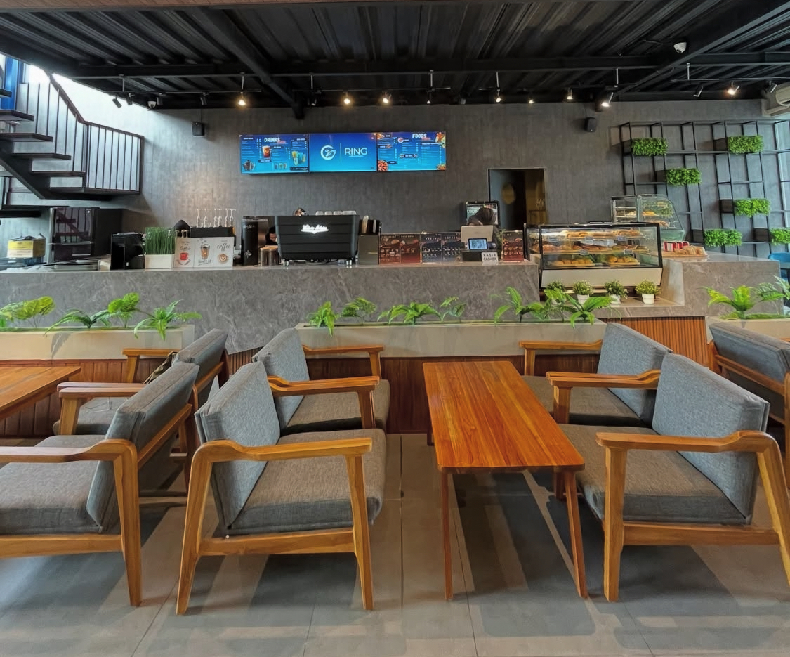 Dampak Pemberlakuan Royalti, Kafe Tanpa Lagu Hits, Suasana Jadi Beda