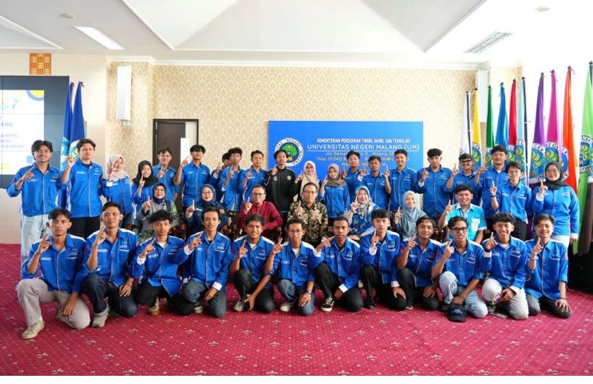 Rektor UM Lepas Delegasi ke Ajang Nasional: Kontes Robot Terbang, Mobil Hemat Energi, Kompetisi Debat